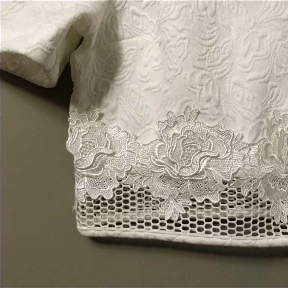 Fancy white blouse - Picture 3 of 3